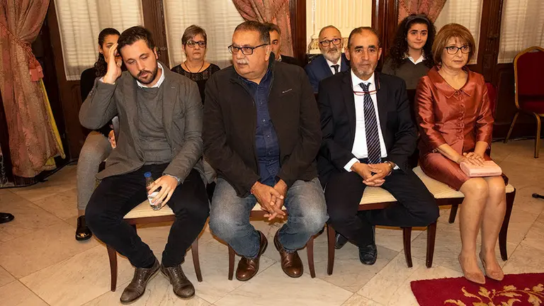 Representantes de las cuatro culturas, la cultura, el deporte y el movimiento vecinal han participado enel acto institucional