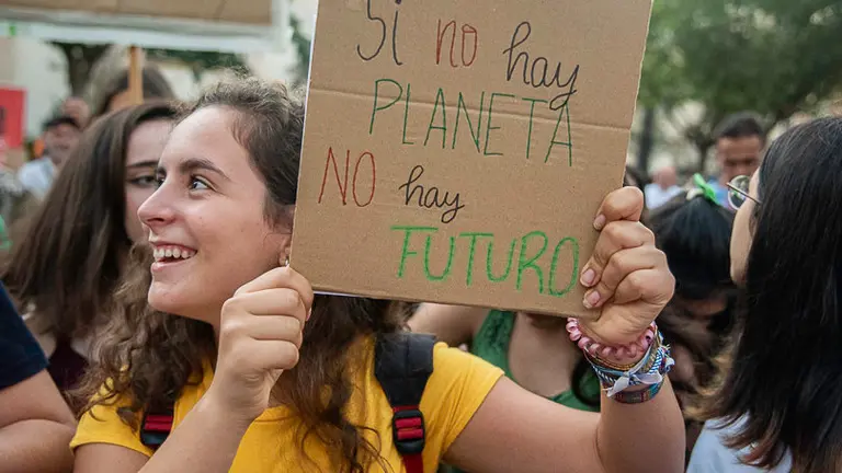 Ceuta se suma a la protesta global para pedir la emergencia clim&aacute;tica (18 de 35)