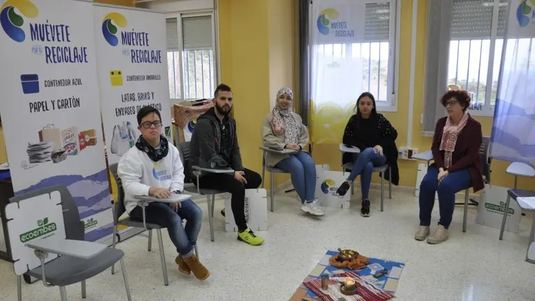 mueve por el reciclaje equipo
