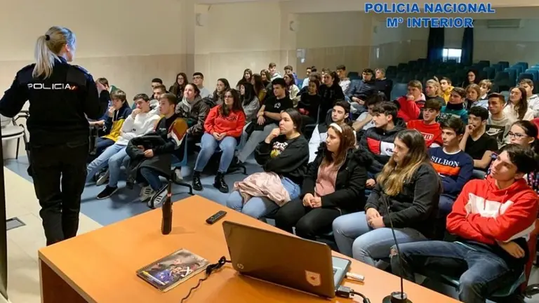 charla polic&iacute;a plan director