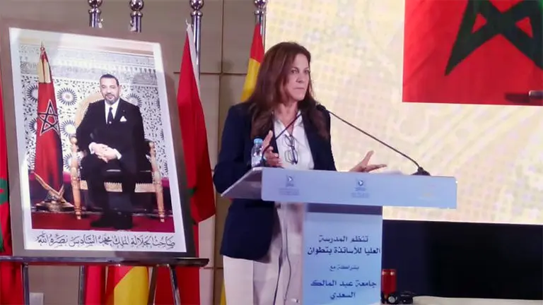 La ex ministra Trujillo durante su pol&eacute;mica conferencia en Tetu&aacute;n. Foto Rue20
