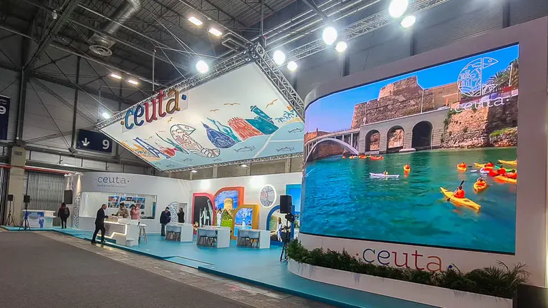 Las primeras horas de FITUR 2023 en el stand de Ceuta y alrededores - Laura Ortiz-23