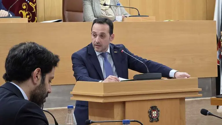 Juan Sergio Redondo, portavoz de VOX, en el Pleno de Presupuestos / L.O.