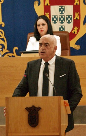 varga debate estado ciudad vertical