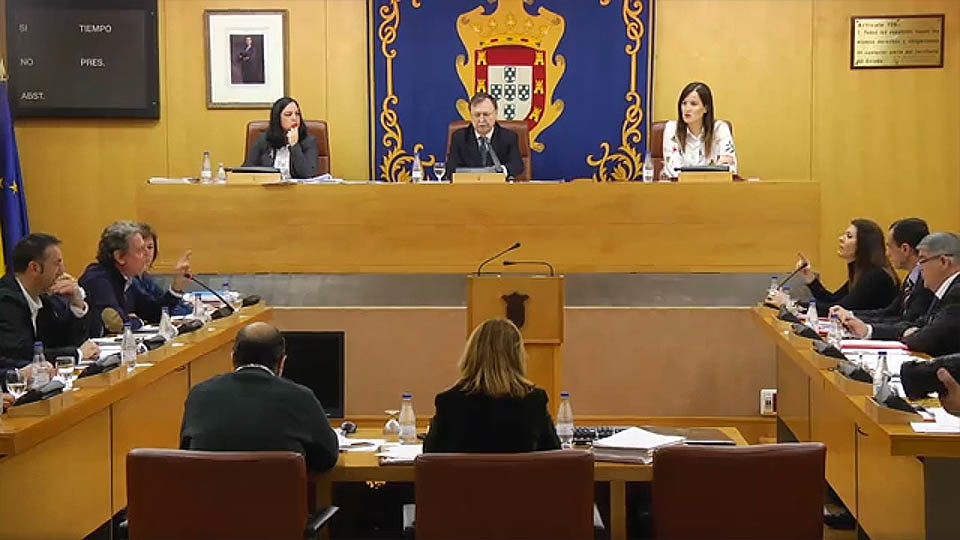 Instante en el que carreira y Miaja intercambian insultos y acusaciones