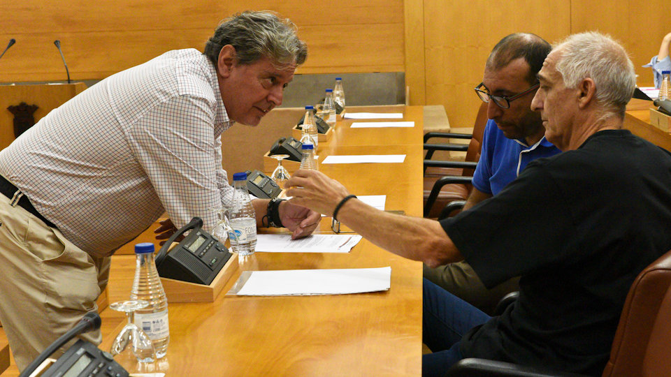 Carreira, Alí y Aróstegui, durante el receso del Pleno