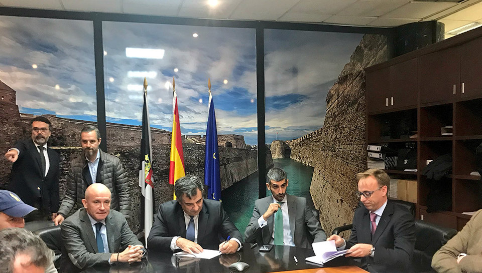 Reunión en el Ceuta Center con el secretario de Estado de Ciencia y Comunicación, Vázquez Rojas