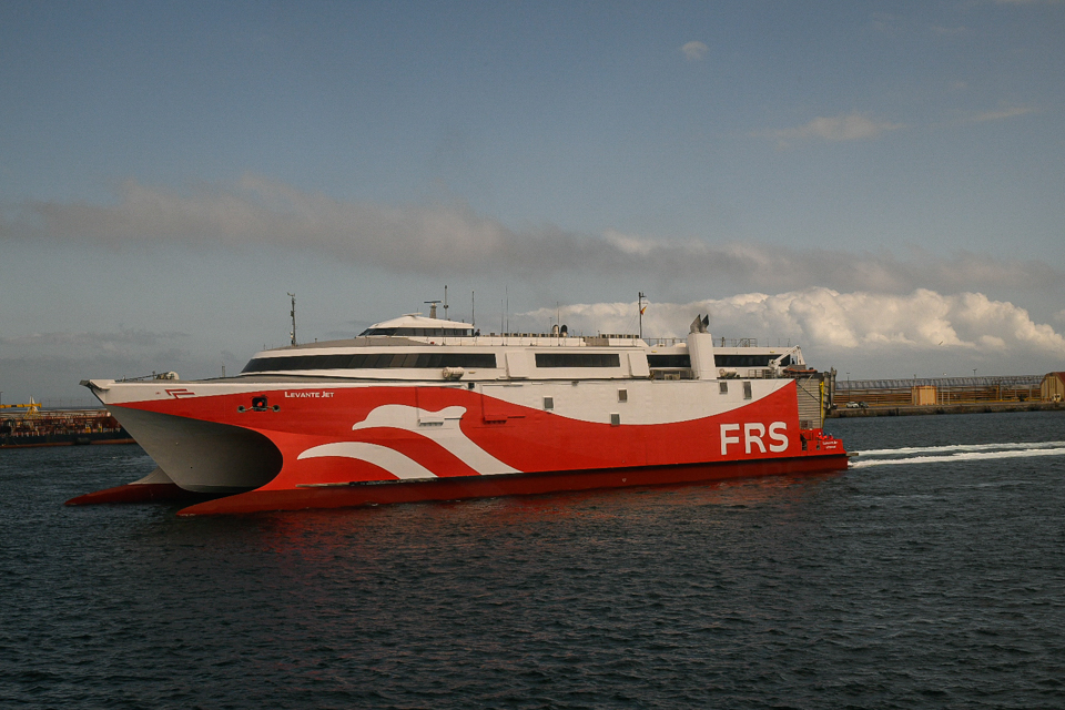Inauguración del 'Levante Jet' a su llegada a Ceuta-2