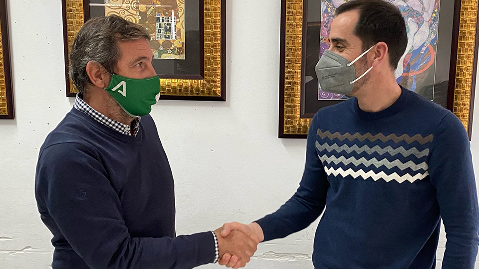 Pablo Castilla, presidente de la Federación Andaluza de Triatlón y José Antonio Carracao, ya ex presidente de la Federación de Triatlón de Ceuta