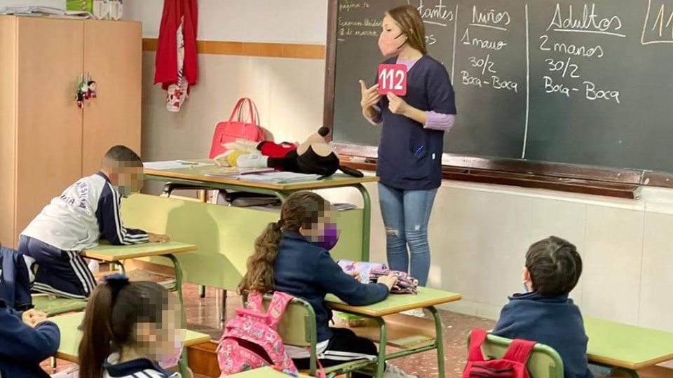 Aula clase colegio alumnos profesora