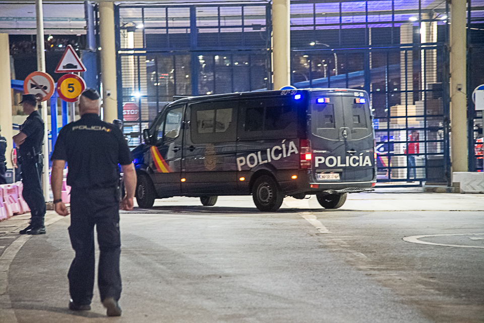 policia noche frontera tarajal-2