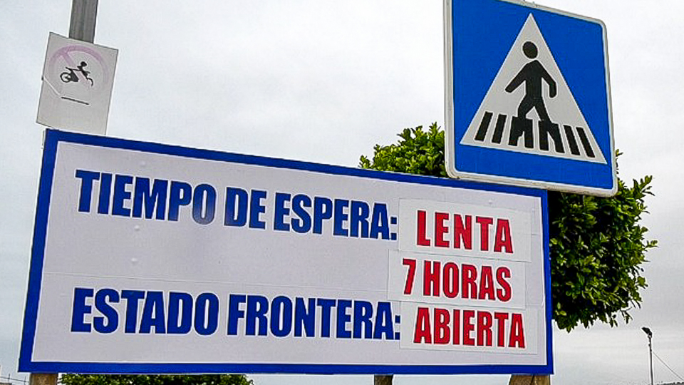 El atasco en la frontera del Tarajal colapsa la parcela de embolsamiento-7
