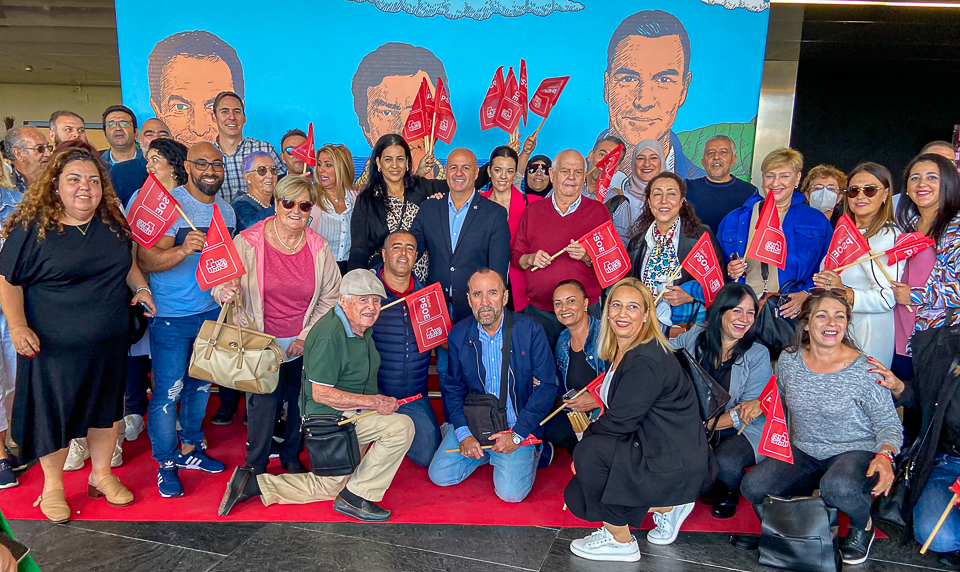 Militantes del PSOE en la celebración de la victoria de Felipe González en 1982-2