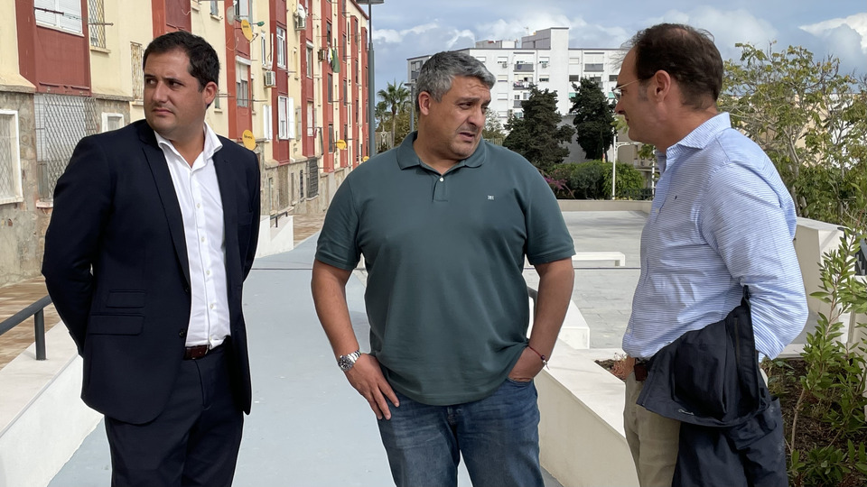 Alejandro Ramírez y Yamal Dris, comprobando el estado final de las reformas de San Juan de Dios