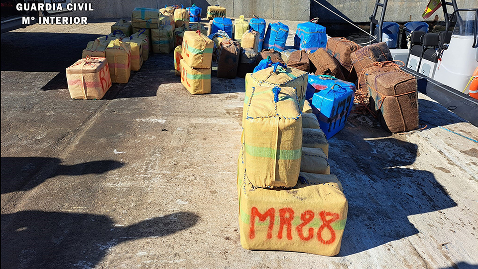 Fardos de hachís.jpg