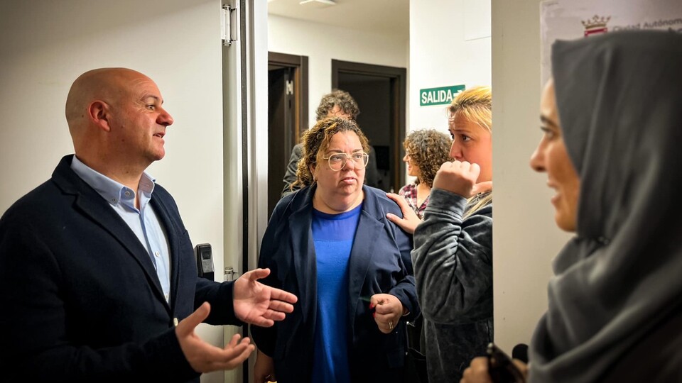 Reunión entre miembros del PSOE y representantes de Autismo Ceuta