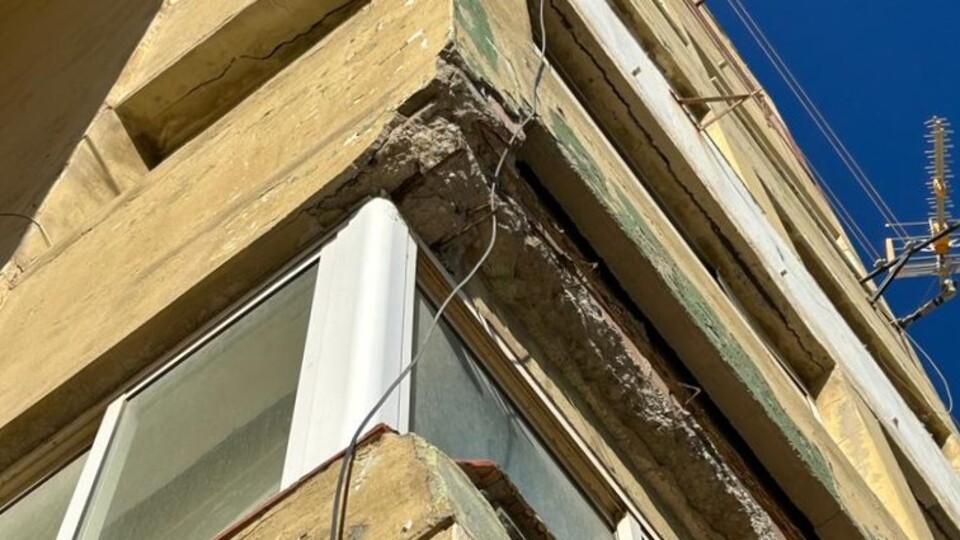 Cornisa del 'edificio de los maestros'