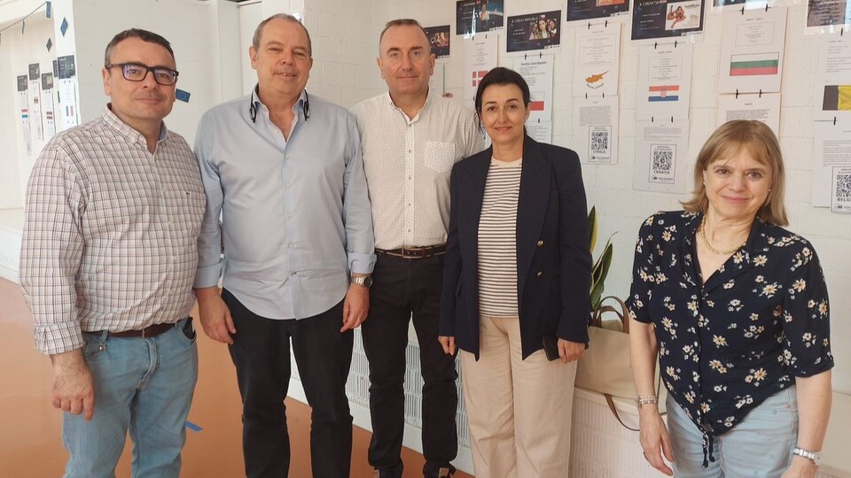 Un grupo de profesores del Edrissis, durante una actividad con motivo del Día de Europa