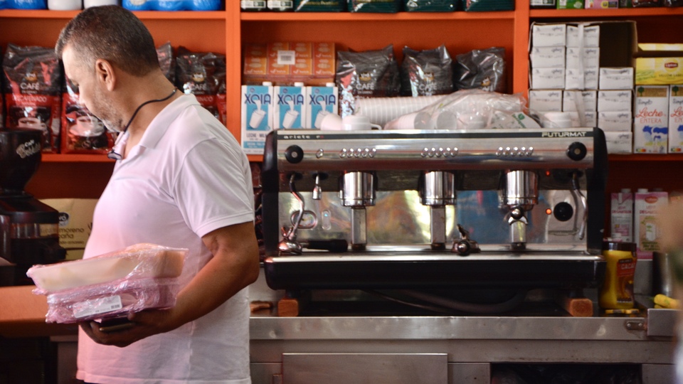 Operación Paso del Estrecho OPE 2023 puerto cafetería café