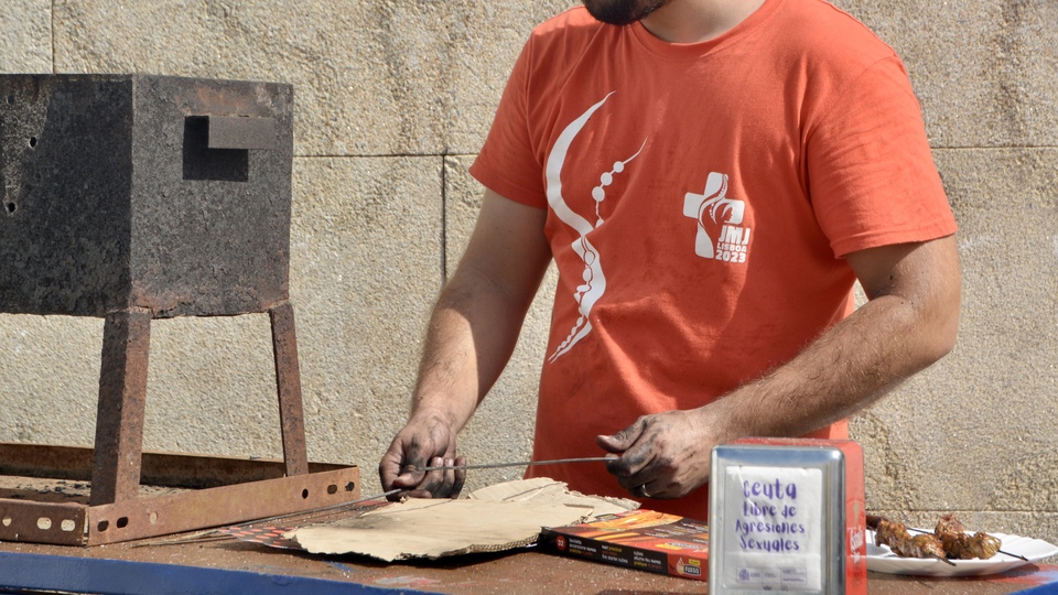Gran Verbena del Pilar 2023 Revellín tapeo Cofradía Santa Teresa JMJ papa jóvenes