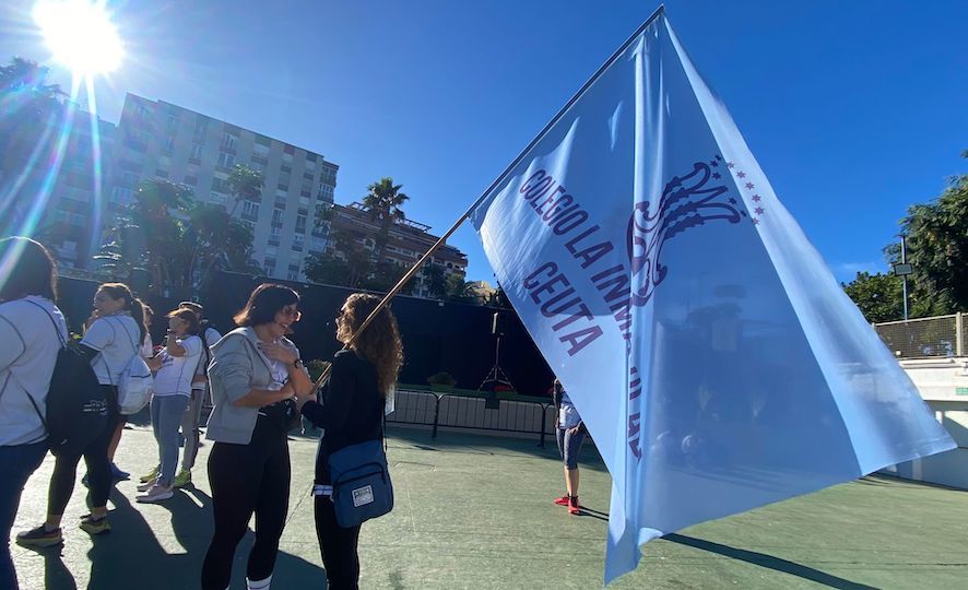Momentos previos al inicio de la marcha del Colegio La Inmaculada. /A.I.