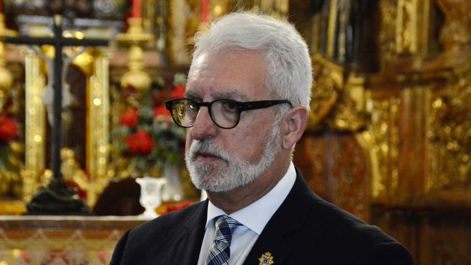 Consejo de Hermandes y Cofradías Iglesia de África entrega guardas pregón Semana Santa 2024