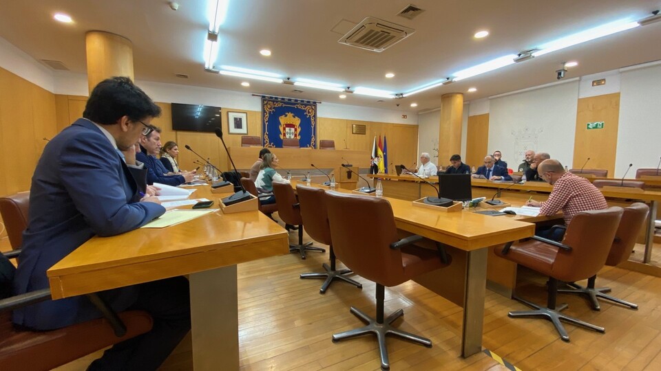 El Salón de Plenos, durante una reunión para la modificación del Plan Territorial de Emergencias