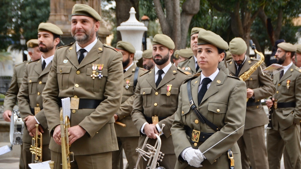 Policía Nacional bicentenario aniversario fundación arriado de bandera plaza de áfrica 2024
