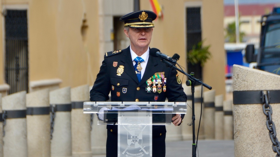 Policía Nacional bicentenario aniversario fundación arriado de bandera plaza de áfrica 2024