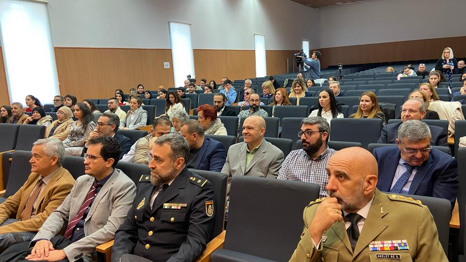 Asistentes al acto por Santo Tomás de Aquino, en el Campus Universitario.