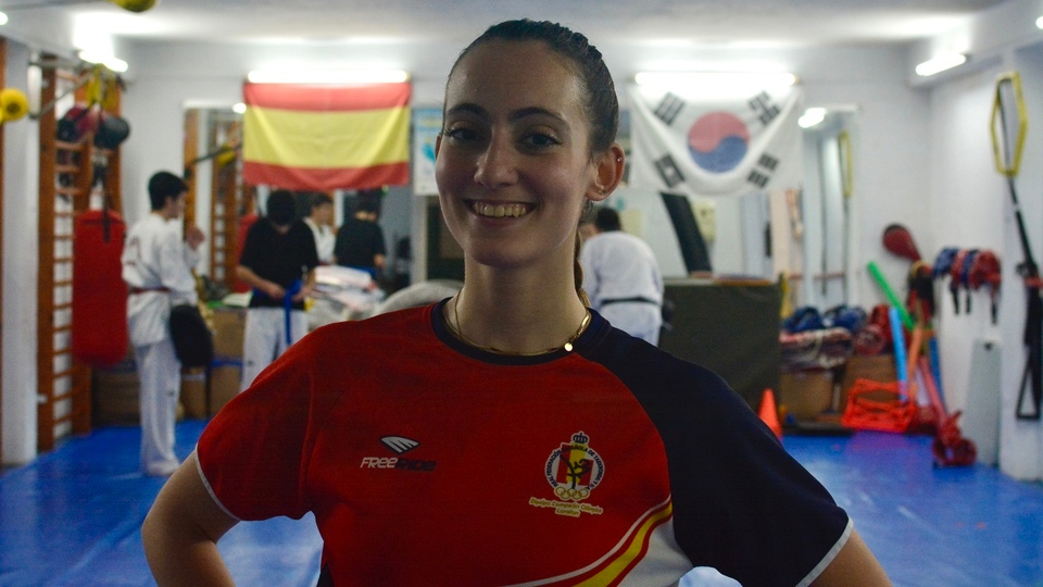Dunia Tenorio entrevista reportaje taekwondo baloncesto entrenamiento