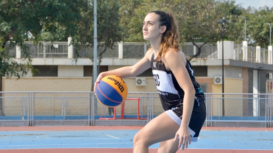 Dunia Tenorio entrevista reportaje taekwondo baloncesto entrenamiento