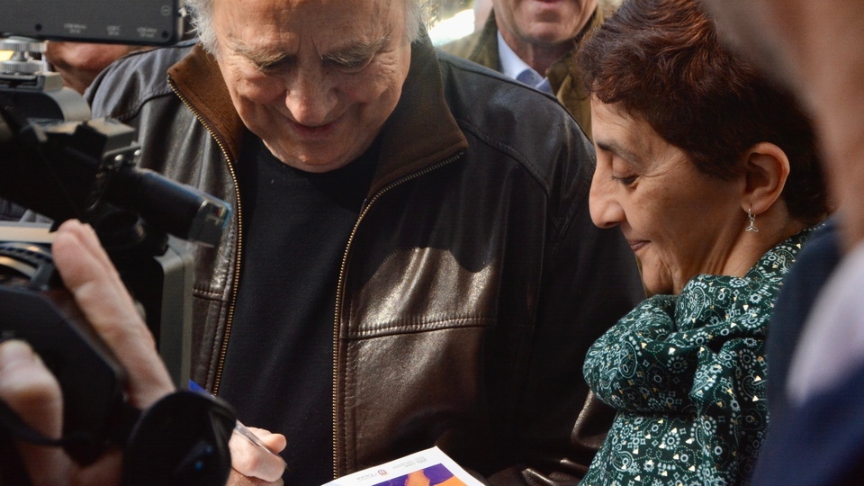 Joan Manuel Serrat visita Premio Convivencia 2024