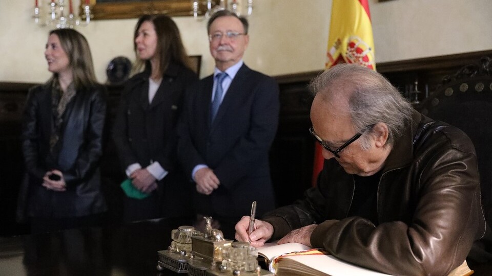 Joan Manuel Serrat visita Premio Convivencia 2024