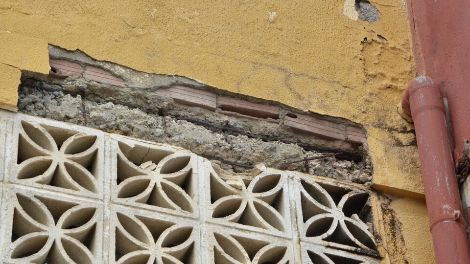 Edificio maestros torre tarajal desperfectos vecinos