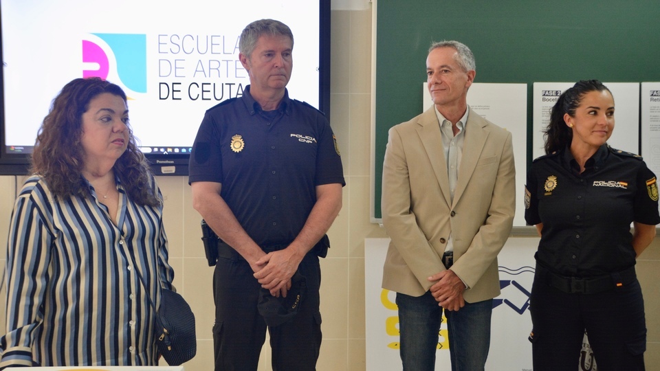 Concurso Cruz Novillo Policía Nacional CNP premios Escuela de Arte