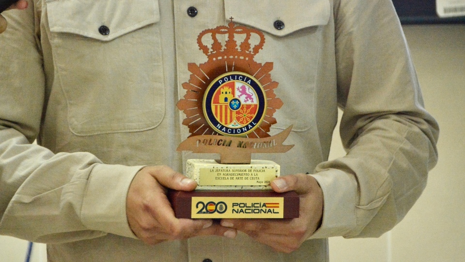 Concurso Cruz Novillo Policía Nacional CNP premios Escuela de Arte