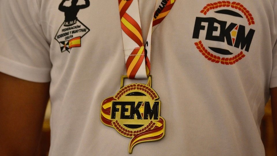 Juan Vivas recepción ayuntamiento medallas campeonato muay thay kickboxing 2024