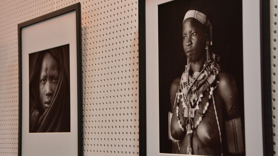 Miradas fotografía exposición Nazú Biblioteca Adolfo Suárez 2024