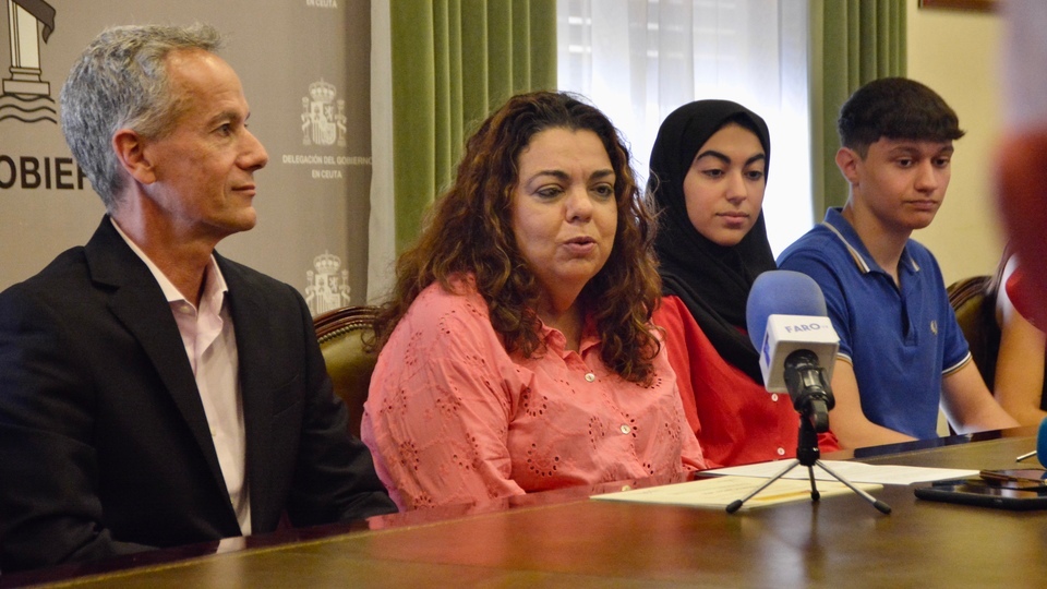 Cristina Pérez delegada Gobierno delegación recepción estudiantes alumnos selectividad pevau 2024