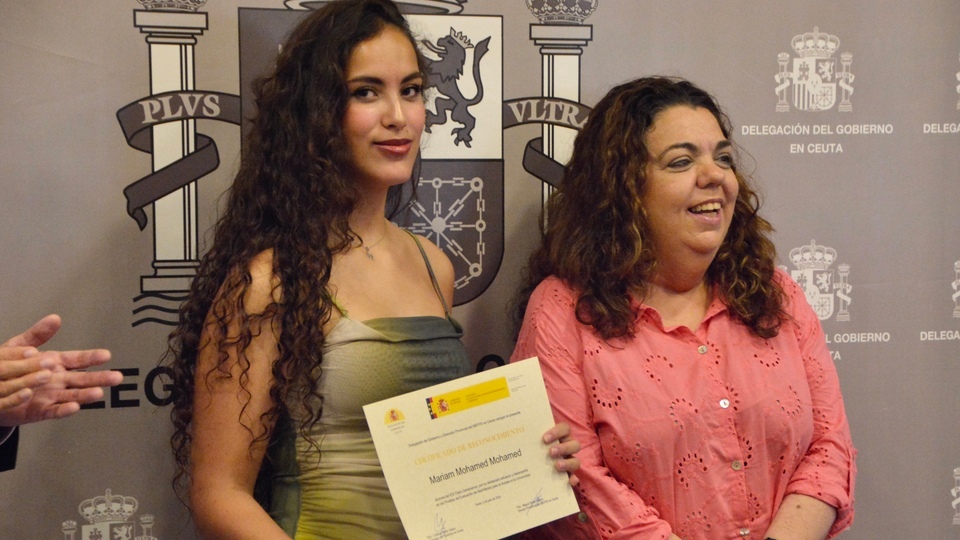Cristina Pérez delegada Gobierno delegación recepción estudiantes alumnos selectividad pevau 2024