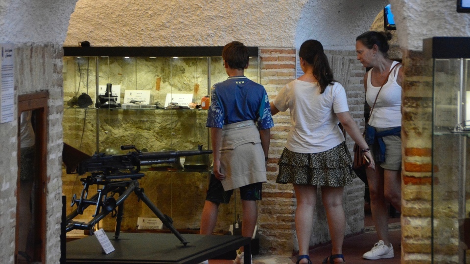 Castillo Fuerte Desnarigado Noche Museo ejército militares verano 2024