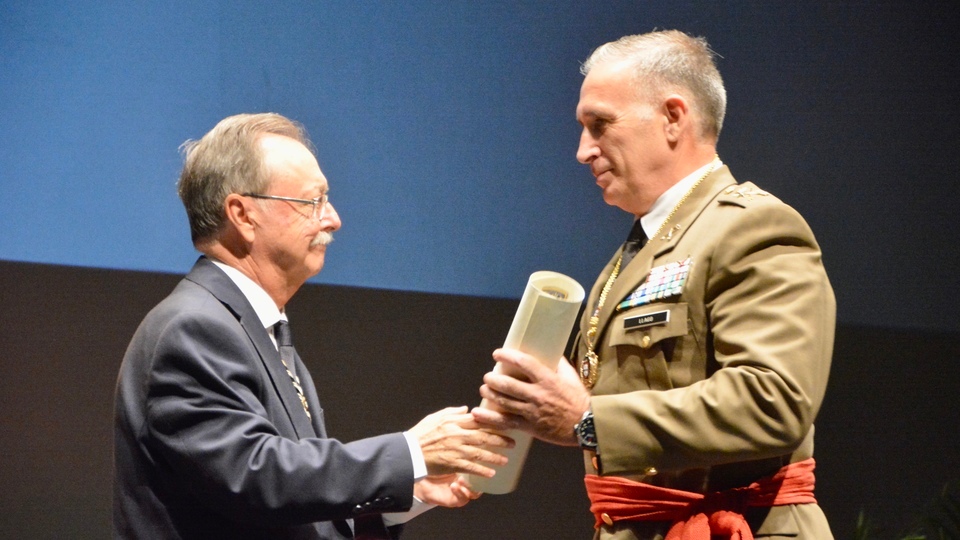 Día Ceuta autonomía medallas teatro auditorio revellín 2024