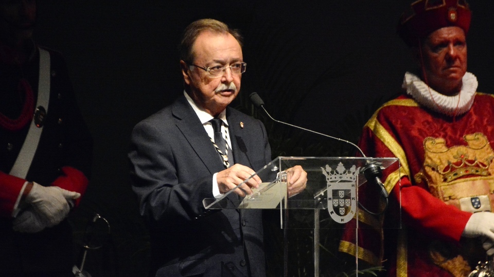 Día Ceuta autonomía medallas teatro auditorio revellín 2024