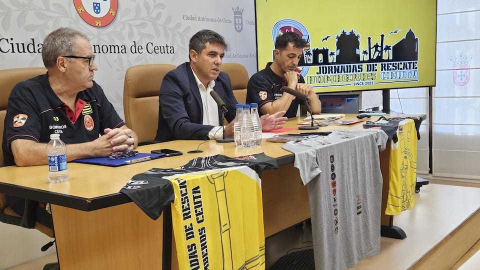 Miguel Ángel Ríos, Alfonso Conejo e Iván García presentan las  II Jornadas de Rescate de Ceuta