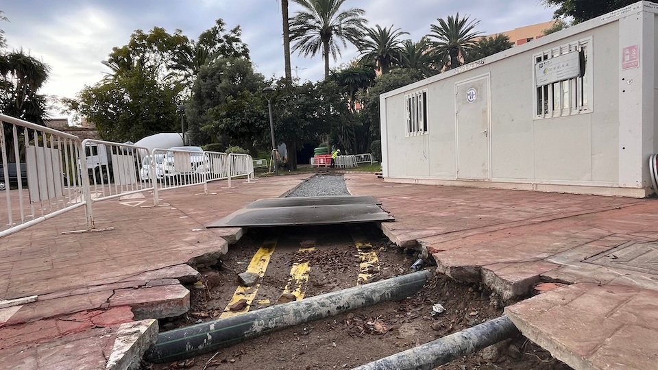 El cable submarino a su paso por los Jardines de la Argentina / M.R.