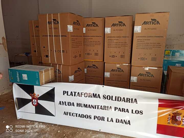 La Plataforma Solidaria de Ayuda Humanitaria para los Afectados por la DANA viaja en el puente a Valencia para donar electrodomésticos de primera necesidad4