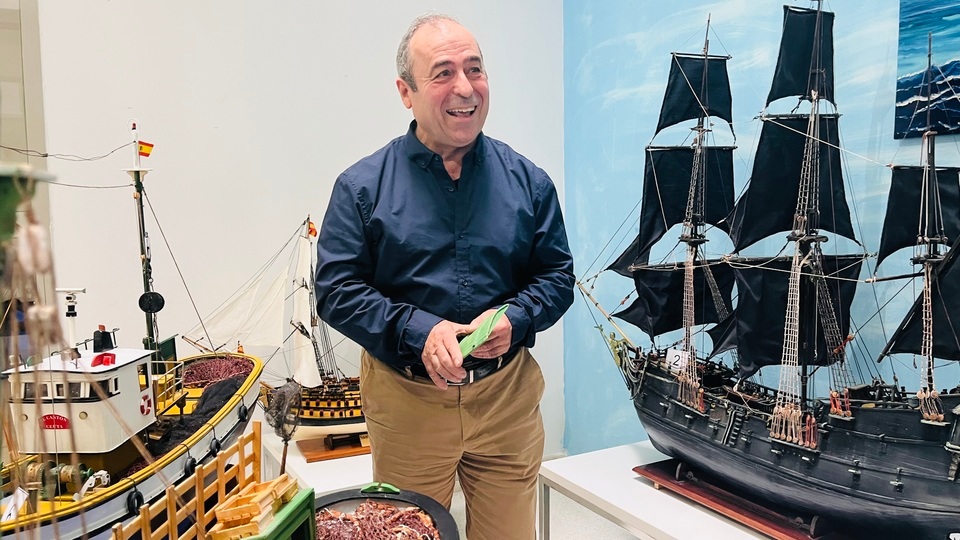 Maquetas de barcos elaboradas artesanalmente por José María Díaz Caparrós42