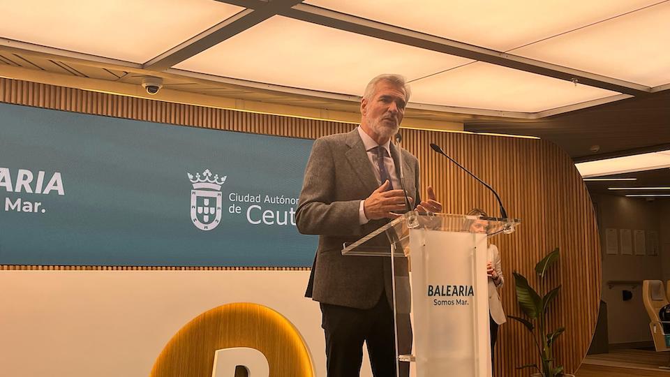 Adolfo Utor.