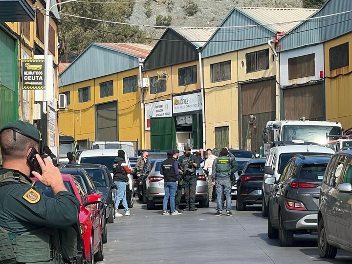 Despliegue de Asuntos Internos de la Guardia Civil en el polígono del Tarajal1